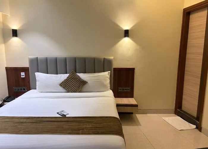 Hotel Golden Crown Mumbai